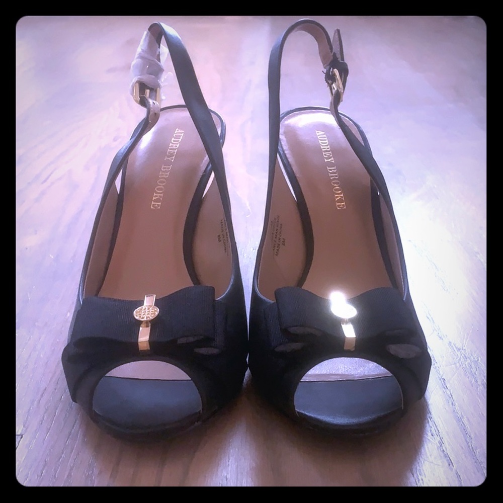 Black wedge heels